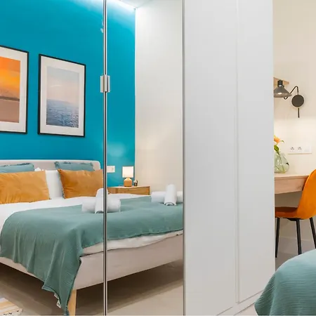 New In Santa Cruz Quarter Next To Giralda Apartment Seville